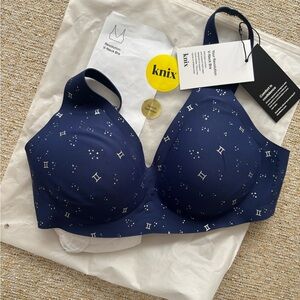 BNWT! Knix “Gemini” Revolution V-Neck Bra - Size S